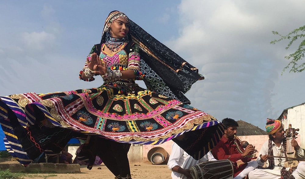 Musik Und Tanzfestival Im Musikerdorf In Der Thar Wuste In Rajasthan Konzert Performance Tanz