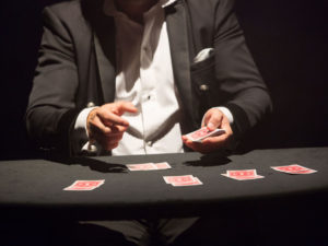 „Magie HAUTNAH IV“ – Rätselhafte Spiele | Strotmanns Magic Lounge Stuttgart