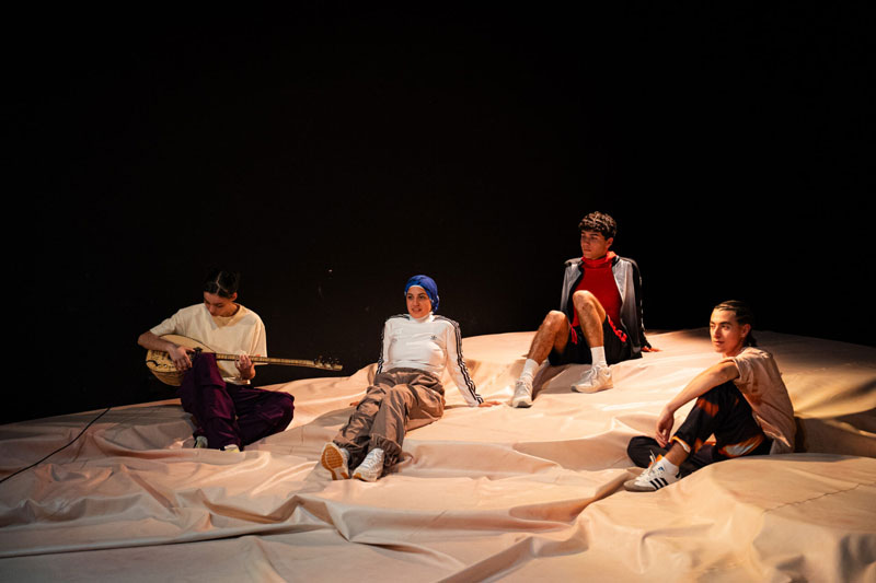 THEATERstuttgart | Dschinns | JES – Junges Ensemble Stuttgart