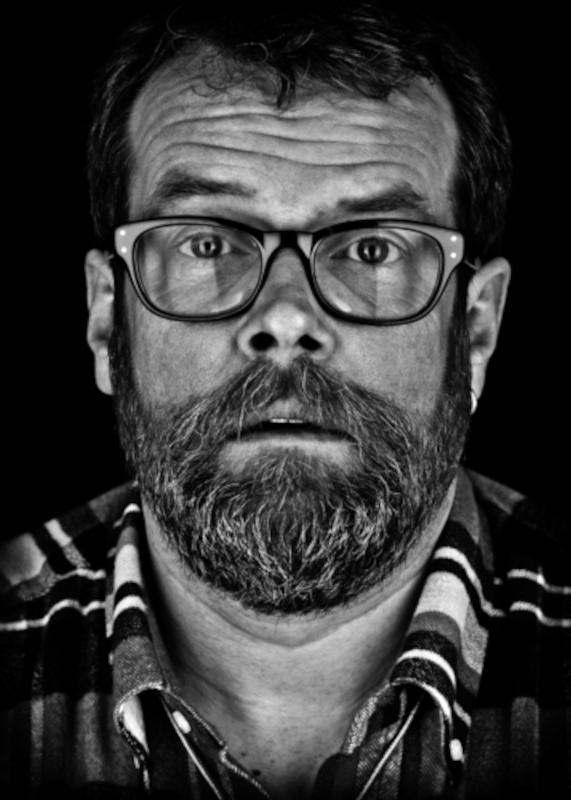 THEATERstuttgart | Jochen Malmsheimer – mit „Ermpftschnuggn trødå! – hinterm Staunen kauert die Frappanz“ | Rosenau – Lokalität & Bühne