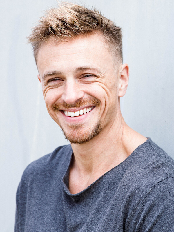 THEATERstuttgart | Matthias Ludwig – mit „Spagat“ | Rosenau – Lokalität & Bühne