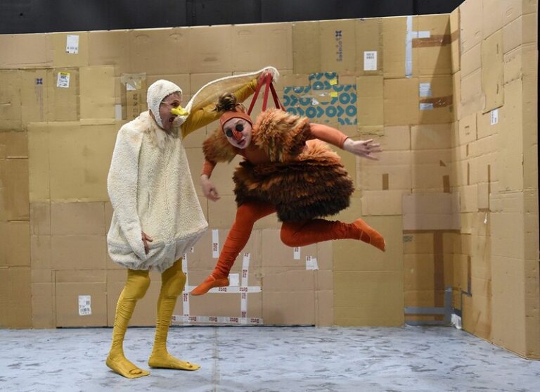 Lahme Ente, blindes Huhn – Theaterhaus Schauspiel | Theaterhaus