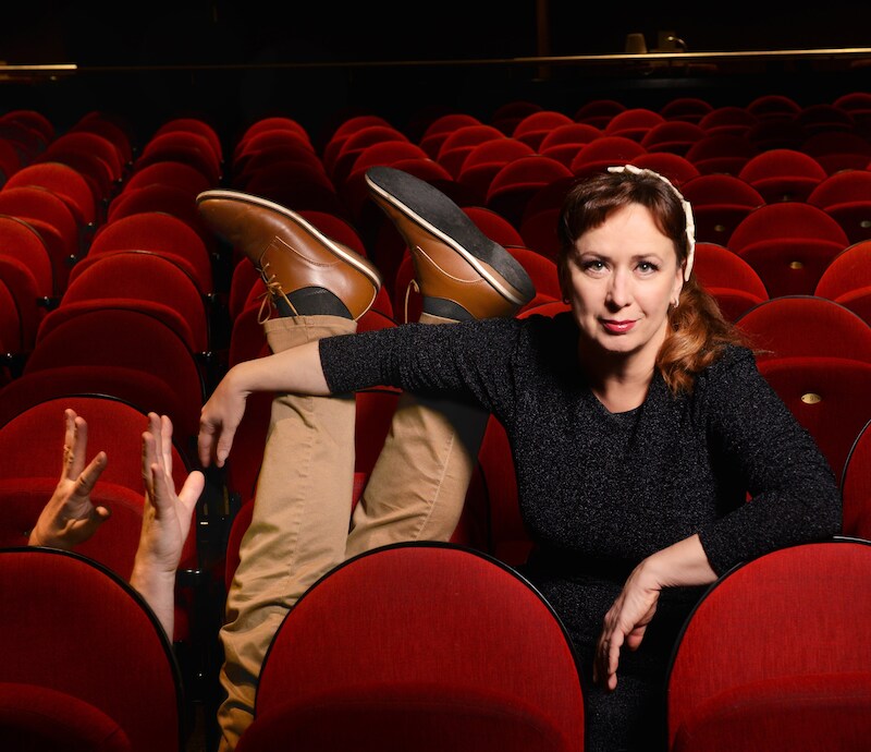 THEATERstuttgart | Martina Brandl – mit „Prima, fein gemacht!“ | Samstag, 03.10.2026 | 20:00 Uhr | Rosenau – Lokalität & Bühne